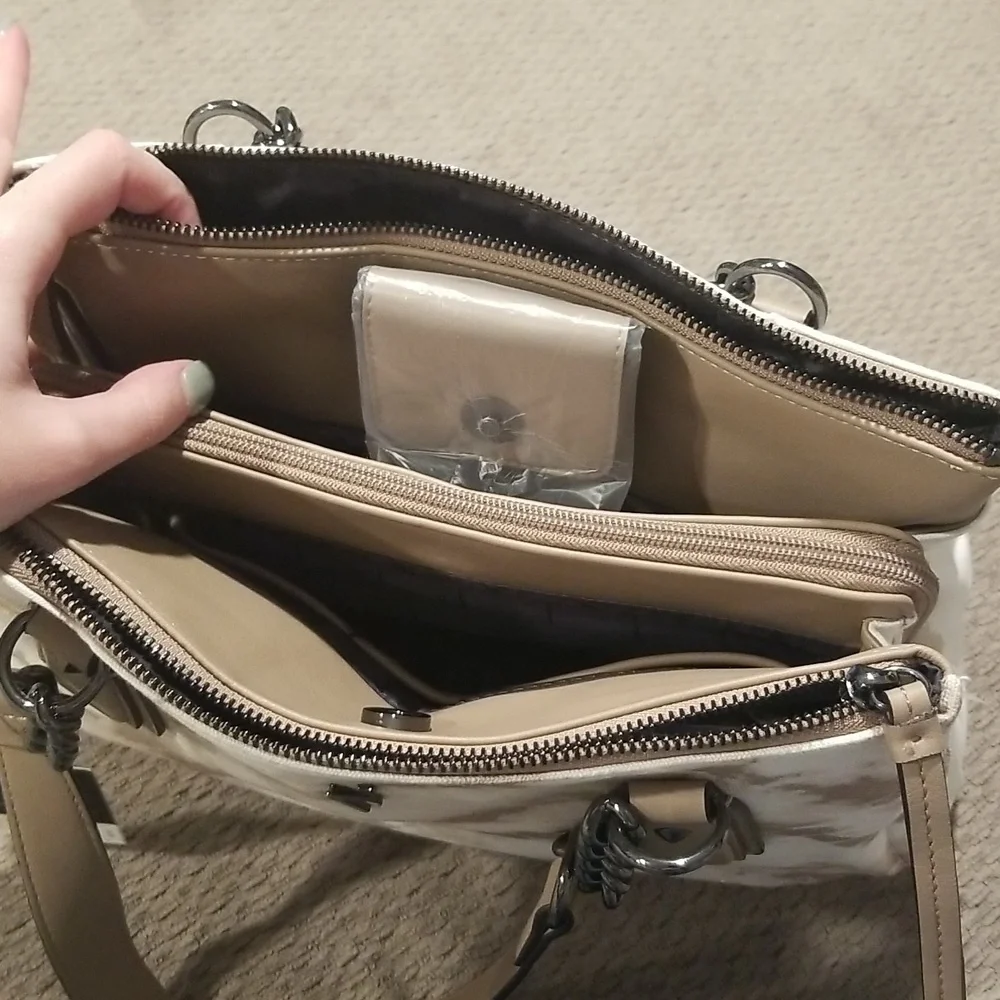 Vera Wang Satchel Purse - Picture 12 of 16